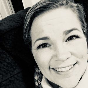 Meet your Posher, Lauren